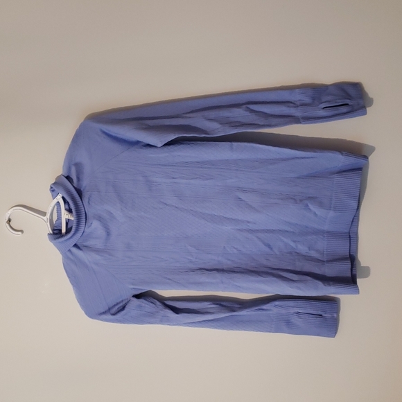 Lululemon athletica long sleeve turtle neck thumb hole thermal size 4